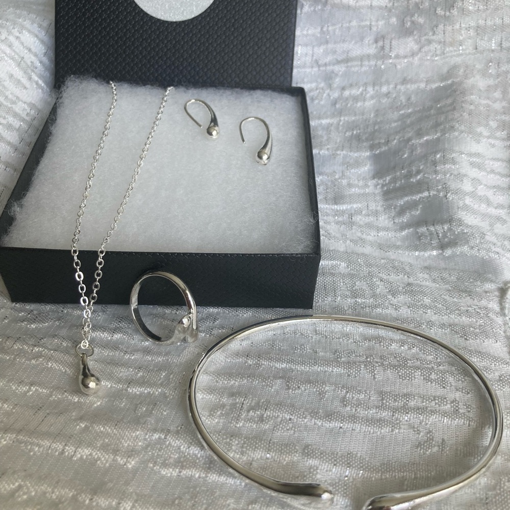 Antian Accessories™ 4 Piece Jewelry Set Silver Plated Necklace Earrings Ring